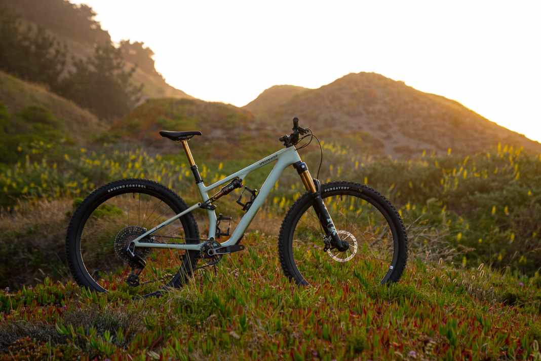 Exklusives Doppel: Specialized präsentiert gleich zwei neue Superbikes in der Epic-Familie.