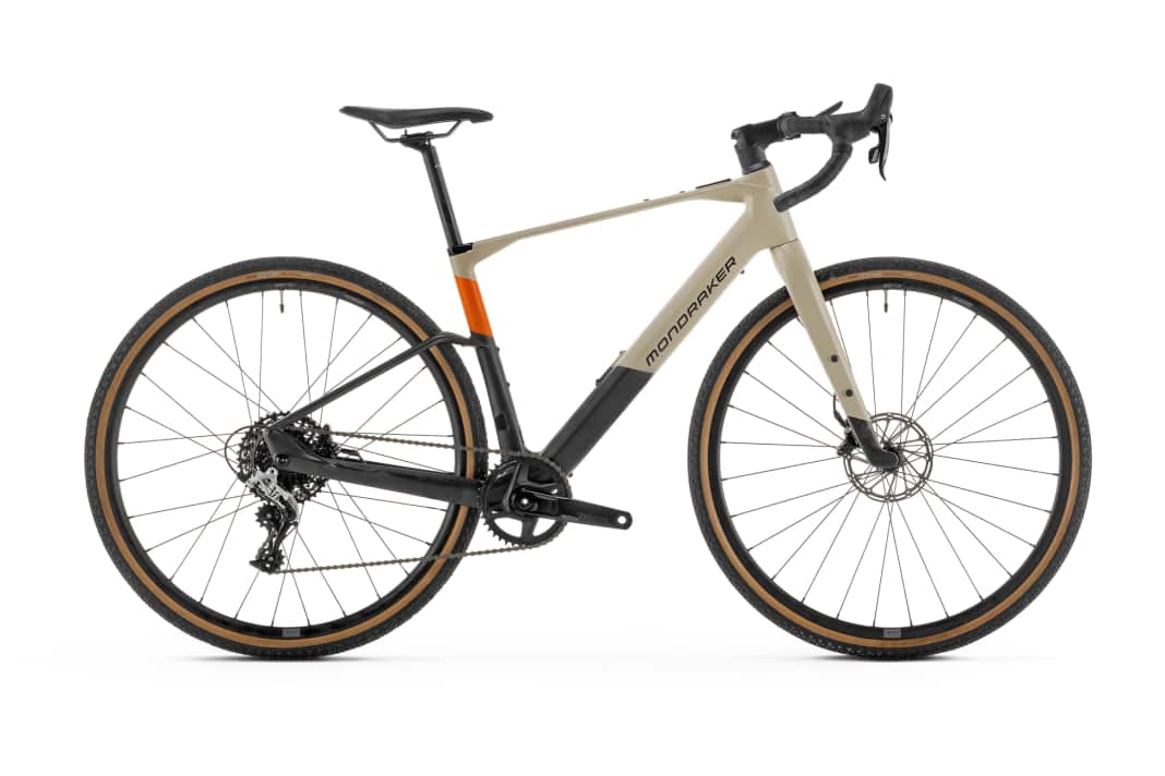 Das Dusty R kommt mit Steatlh Air Carbon Starrgabel, SRAM Rival 1x11 Antrieb, MDK-XG1 Laufrädern, Maxxis Rambler EXO 40mm Reifen und OnOff Komponenten.