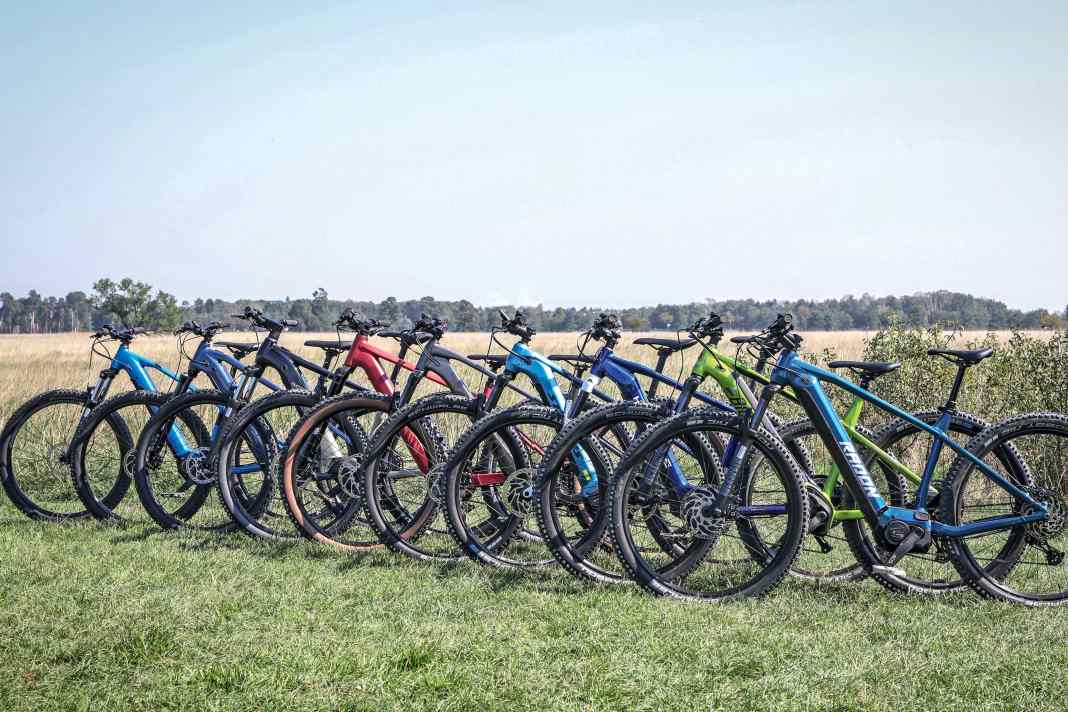 9 E-Hardtails zwischen 2999 und 3799 Euro im großen Vergleichstest.