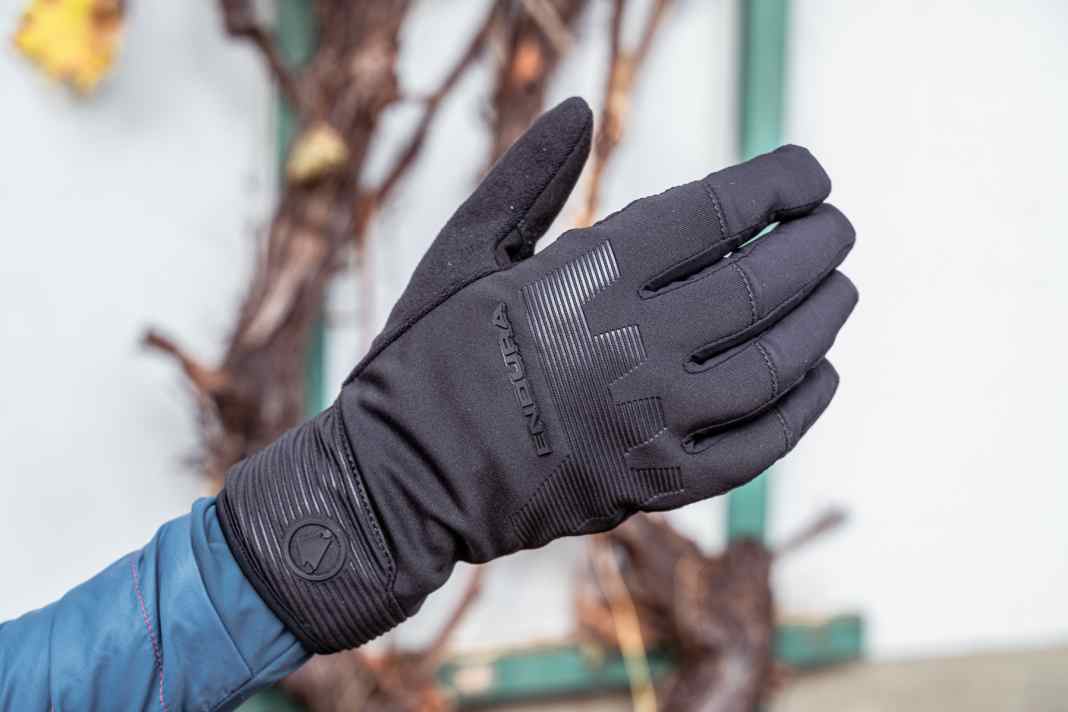 Wasserdicht und warm genug für lange Winterrides: der Endura MT500 Freezing Point Waterproof Glove