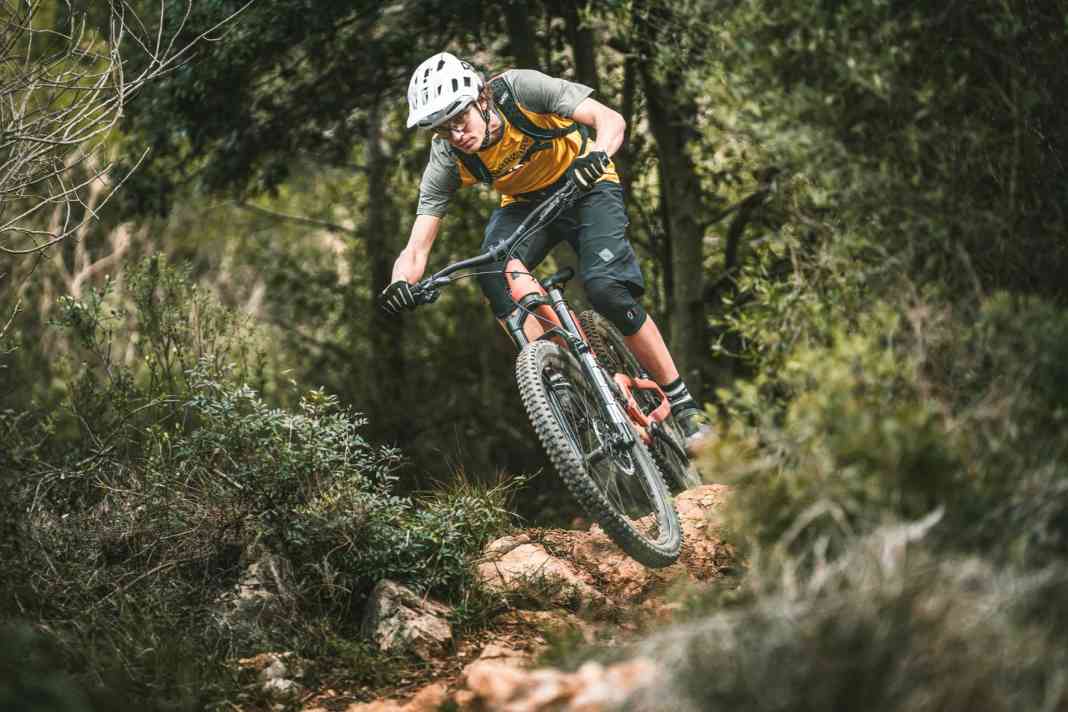 Bei aller Begeisterung über das ausgewogene Gesamtpaket: Rasante Downhills bleiben die Paradedisziplin des Evil Wreckoning.