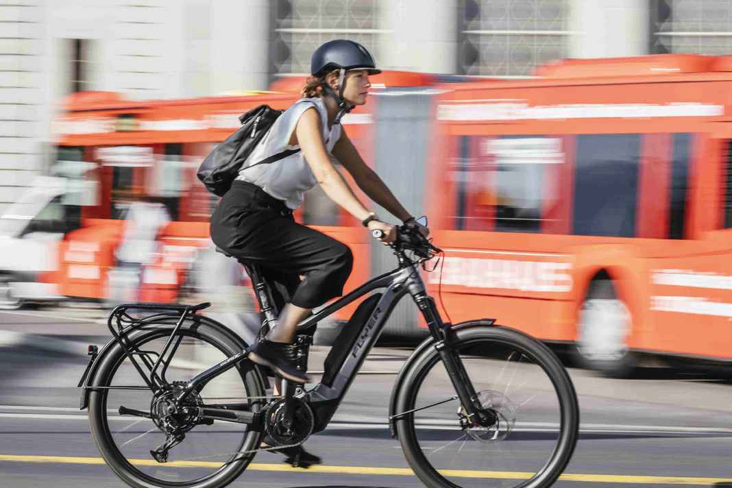 Schneller als das Auto, schadstoffärmer als der öffentliche Nahverkehr: S-Pedelecs könnten die Verkehrswende vorantreiben – und eine Bereicherung für den Einzelnen sein.
