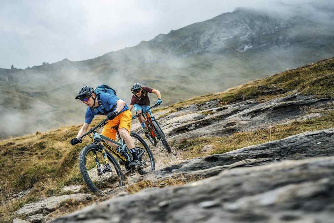 Downcountry-Bikes sollten die Eigenschaften von Trailbikes und Cross-Country-Bikes vereinen. Ist der Plan aufgegangen? Wir haben drei Experten befragt.