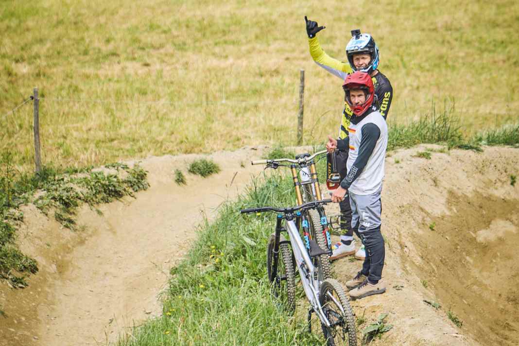 Good Vibes only. Promi-Tester Stefan Garlicki und Tester Laurin Lehner.