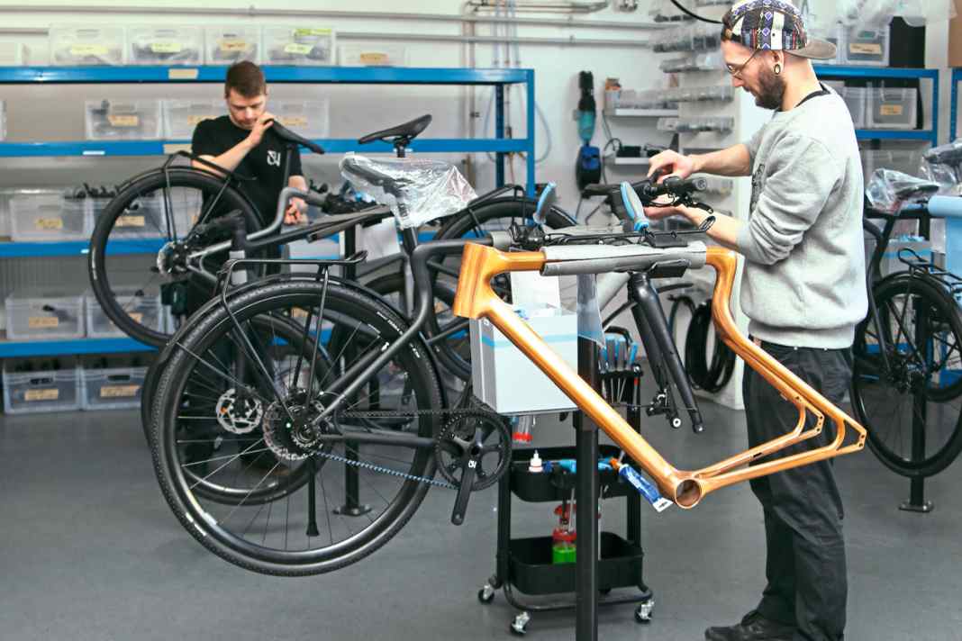 Auffällige Rahmenform, auffällige Farben: Urwahn steht für Komfort und Lifestyle. Die Urwahn-Bikes werden direkt in der Zentrale in Magdeburg montiert.