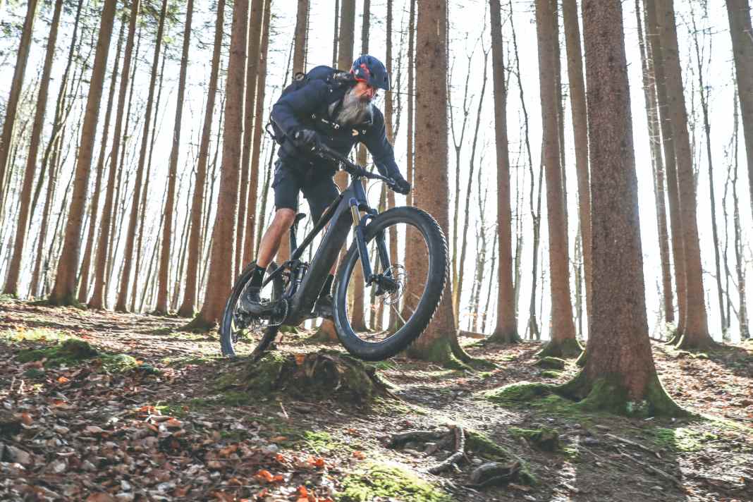 Im Dauereinsatz muss Stevens E-All-Mountain Topmodell zeigen, ob es trotz Leichtbau auch auf der Langdistanz punkten kann.