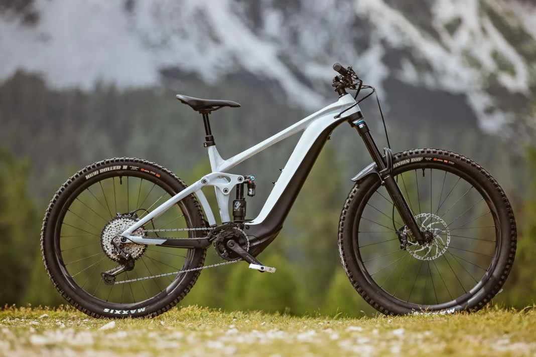 Rassiges Enduro mit starkem Fahrwerk und überragenden Uphill-Eigenschaften.