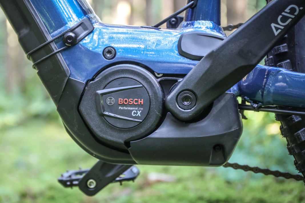 Bosch Performance CX: Hohe Leistung, ordentliches Gewicht, tolle Modulation – das macht den Bosch zur Messlatte in diesem Testfeld. Alle Unterstützungsstufen lassen sich per App feineinstellen. Leider ist der Bosch kein Leisetreter, und die Akkus sind schwer.