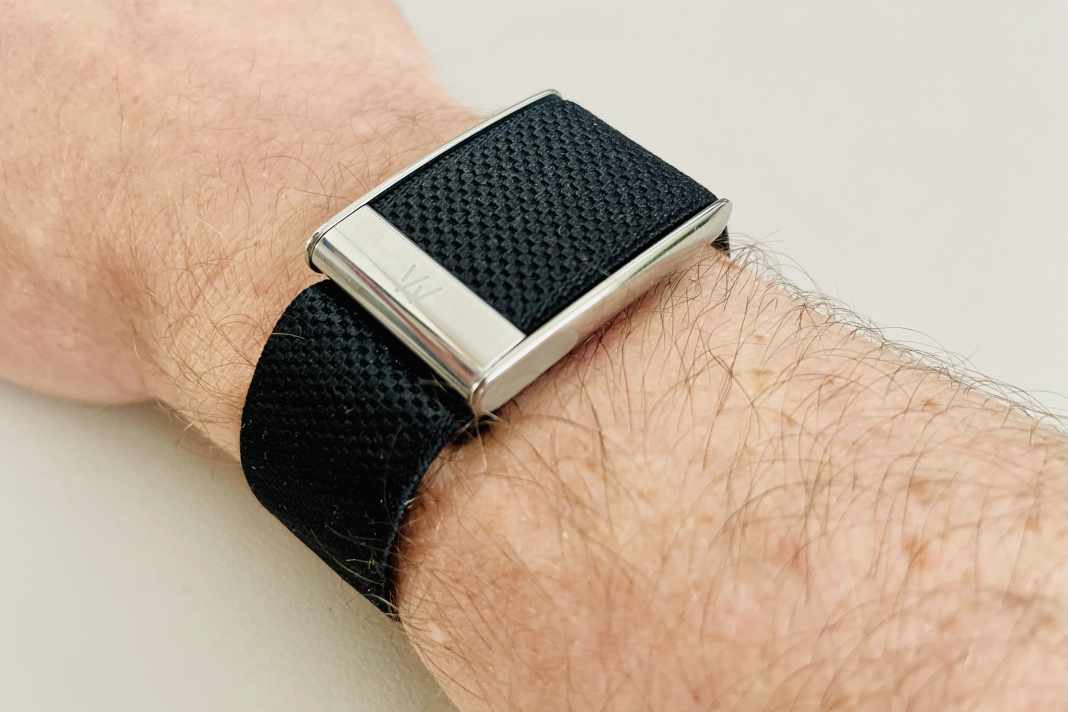 Mit dem Whoop MG (Foto) und Whoop 5.0 präsentiert das US-Unternehmen zwei neue Fitnesstracker.