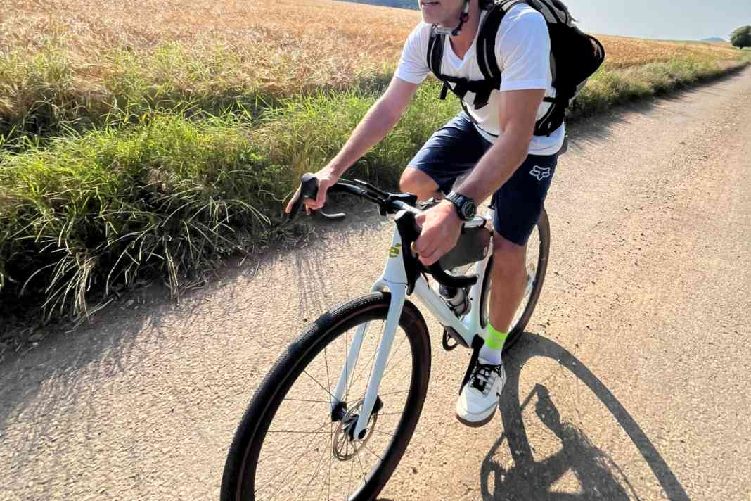 Über Land: Easy Vortrieb und volles Panorama. Wir entdecken die Liebe zum Gravelbike.