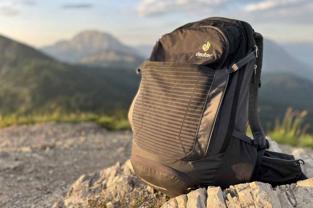 Durchdacht und funktional: Der Deuter Trans Alpine 28. Gibts auch in vielen anderen Farben.