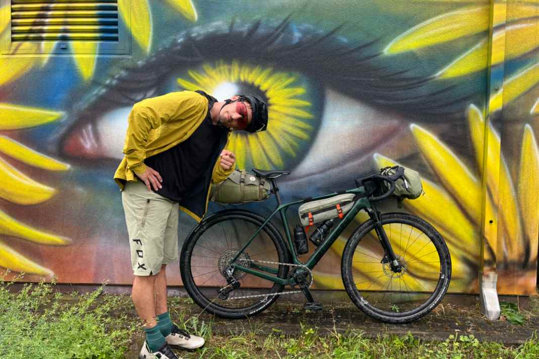 Was guckst du? Maschine und Pilot: Laurin mit seinem Bianchi Arcadex Pro.
