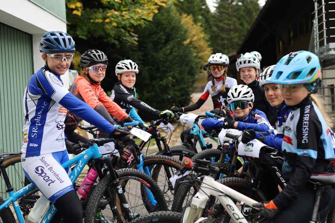 Das bunt gemischte Teilnehmerfeld des 20. Ghost BIKE Cross Country Jugendcamps eint die Leidenschaft am MTB-Sport.