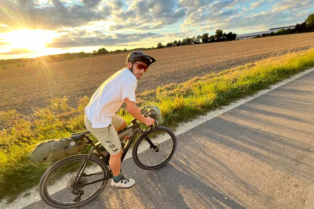 Let´s go! Das Bianchi Arcadex auf der ersten Etappe Richtung Ostsee. Wer meint, meine Sattelstütze sei zu niedrig, ... hat Recht.