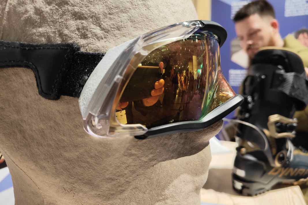 Die Oakley Flex Scape wurde für ihre vielseitige Nutzung von der ISPO-Jury ausgezeichnet. Sie ist für Brillenträger geeignet...