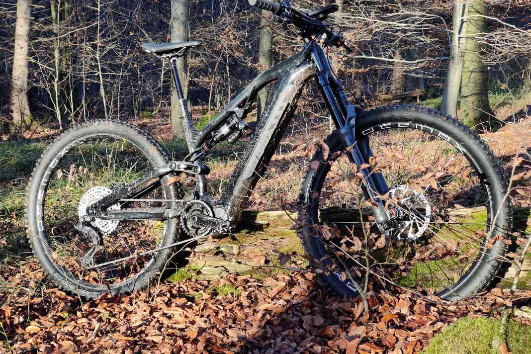 Das ist der herbstliche Startschuss für unseren Langzeittest des Rockrider E-Feel 900 S TE - das E-MTB Top-Modell von Decathlon.