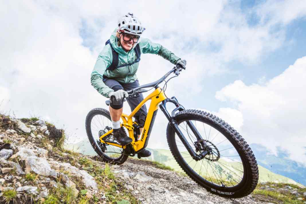 MTB oder E-MTB? Motoren wie der TQ HPR 50 erlauben extrem schlanke Formen. Nicht nur beim Trek Fuel EXe muss man zweimal hinschauen.