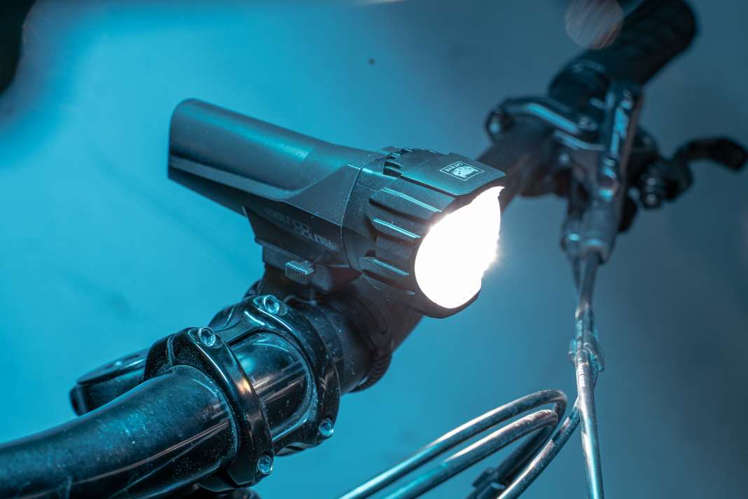 Cateye GVolt 100: kompakte Lenkerlampe mit integriertem Akku