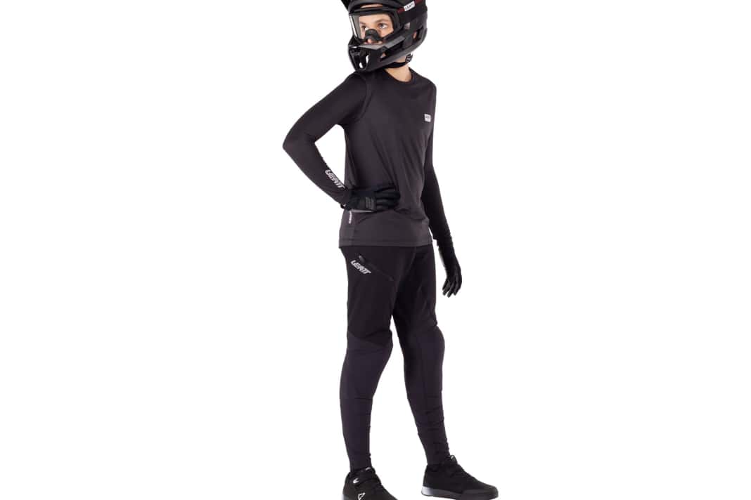 Farbe: Schwarz/Schwarz, Preis: 89 Euro, Größen: ab 110 cm.