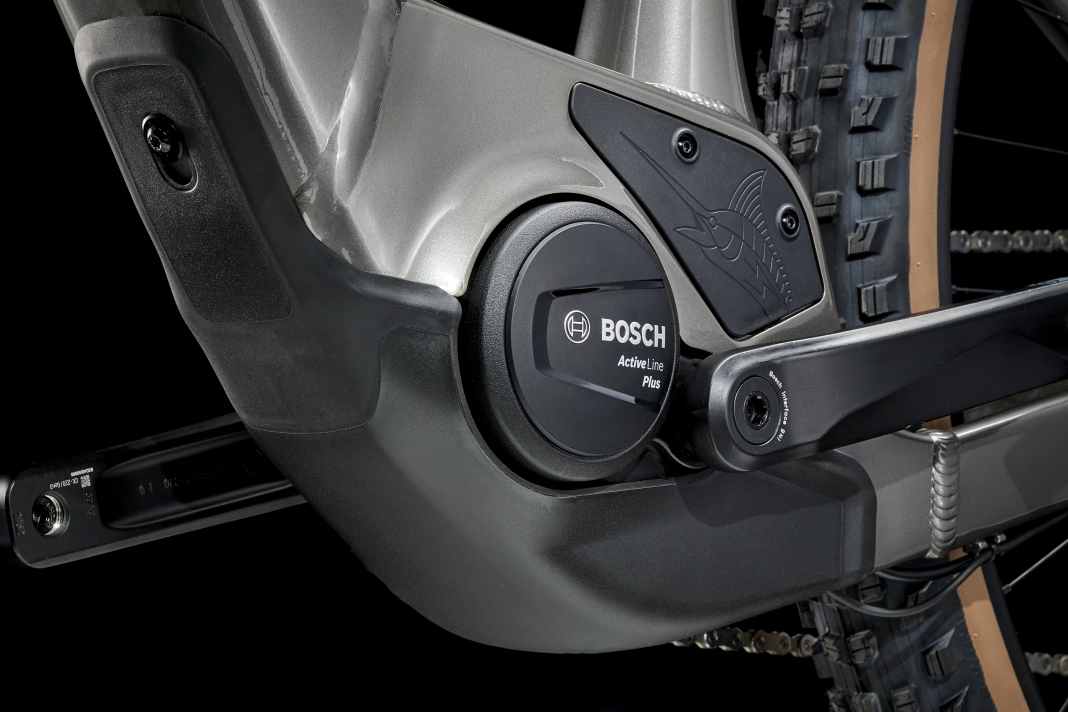 Der Bosch Active Line Plus ist per se recht klobig, Trek schaffte es dennoch, das Aggregat formschön im Tretlagerbereich zu integrieren.