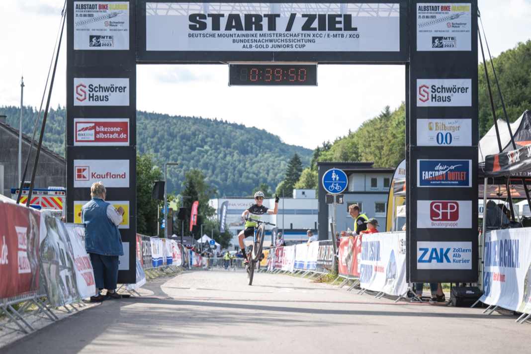 Elias konnte sich nach einem schwierigen Start den ersten Platz in Albstadt sichern.