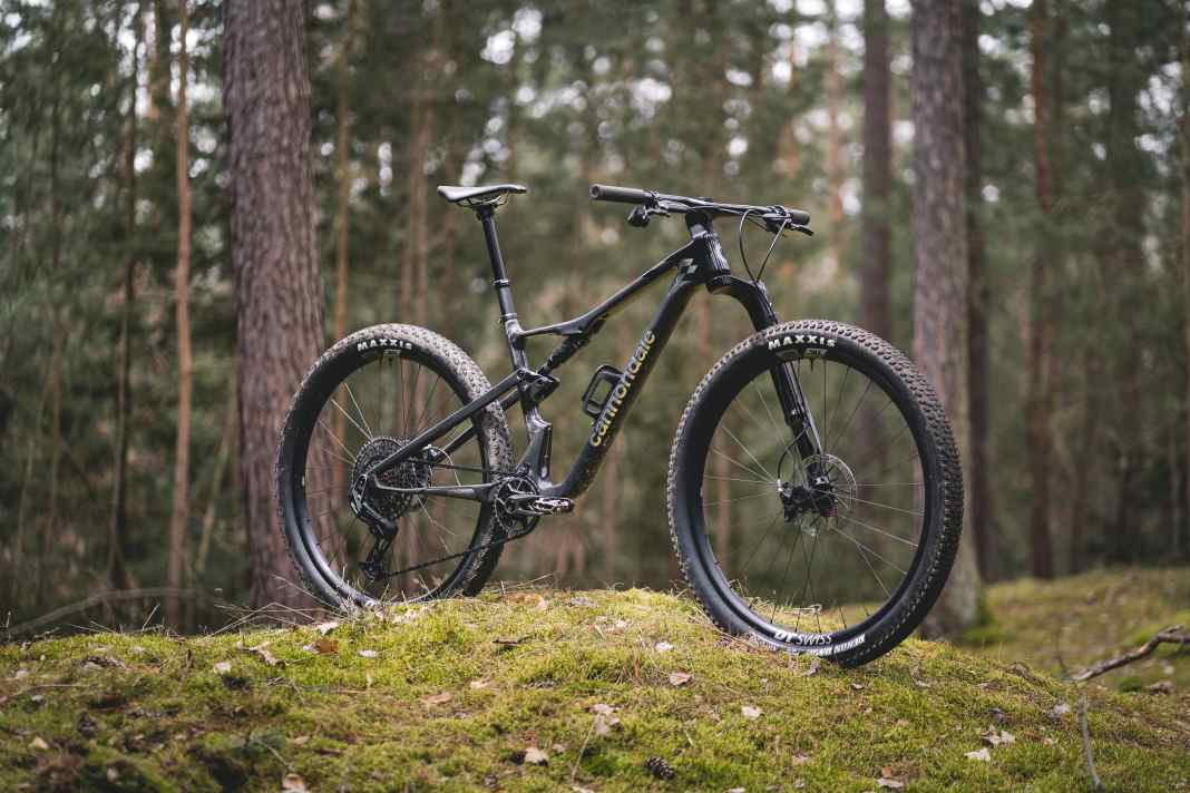 Wie wird sich das neu aufgelegte Cannondale Scalpel Carbon 1 mit 120 Millimetern Federweg und markanter Lefty-Gabel im Cross-Country-Test schlagen?