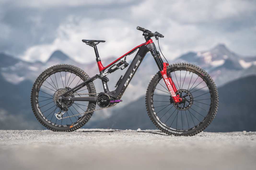 Das Sonic EN-R ist Bulls neues E-Enduro für kompromisslosen Vollgas-Einsatz. Hier das Topmodell "Team".