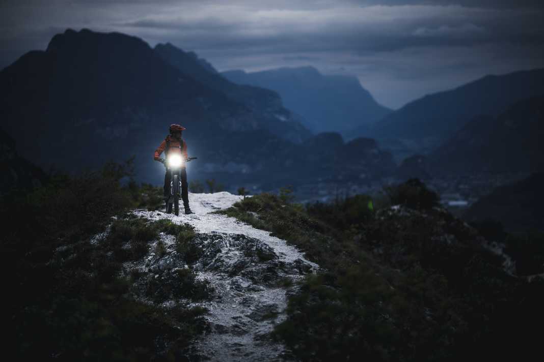 Mit dem richtigen Licht werden auch Fahrten bei Nacht zum Vergnügen