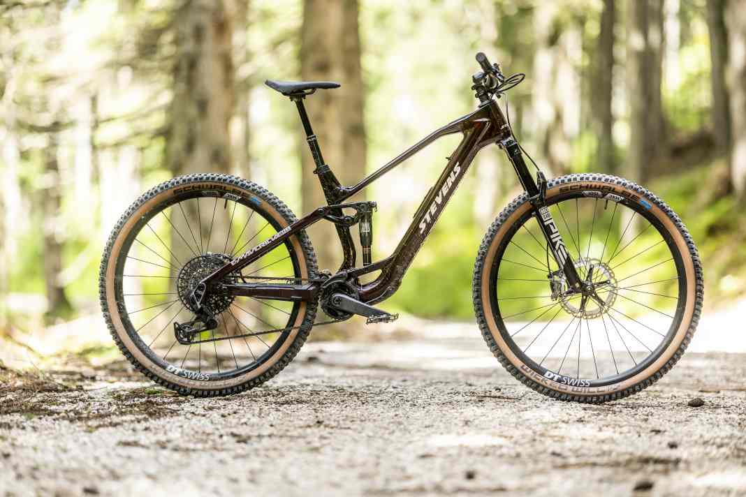 Mit TQ-System und nur 17,17 Kilogramm: das neue Stevens E-Maverick AM 9.4.3.