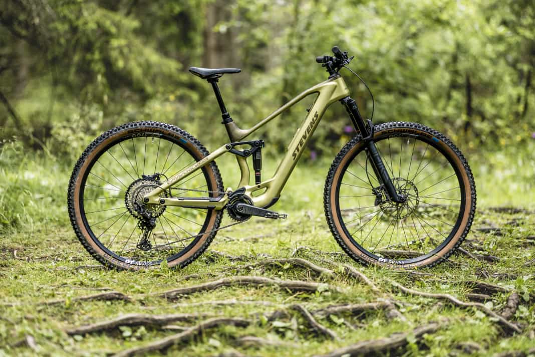 Das Stevens E-Maverick AM 7.4.3 ist für 6999 Euro das günstigste Modell der neuen Reihe. Passend zum Preis ist die Ausstattung auch hier schon hochwertig.