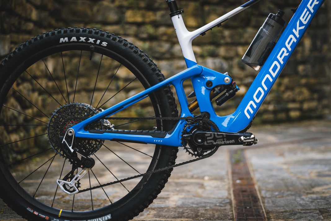 Das Neat ist das erste E-Bike von Mondraker, bei dem der Dämpfer durch das Sitzrohr läuft. Eigentlich ein Markenzeichen der Mondraker-Bikes.