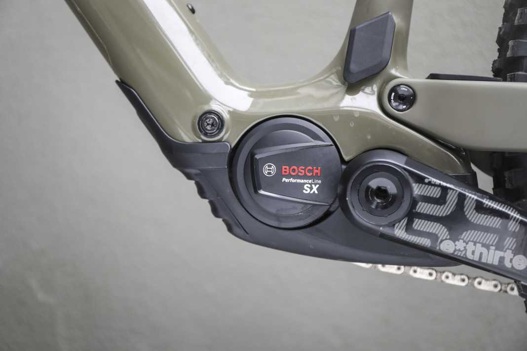 Der Bosch Performance SX ist nicht der kleinste Light-Motor. Sein Gewicht von 2,1 Kilo ist aber voll konkurrenzfähig. Die maximale Power ist extrem hoch.