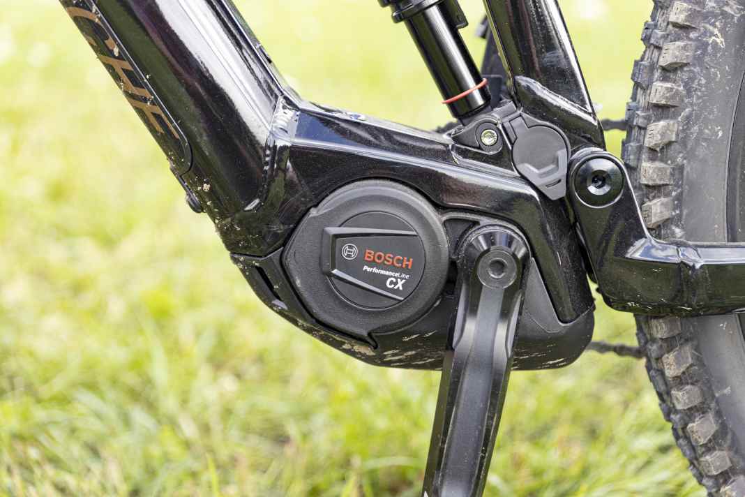 Bosch Performance CX, 85 Newtonmeter, 2,93 Kilo, vier Unterstützungsstufen, die über App anpassbar sind.
