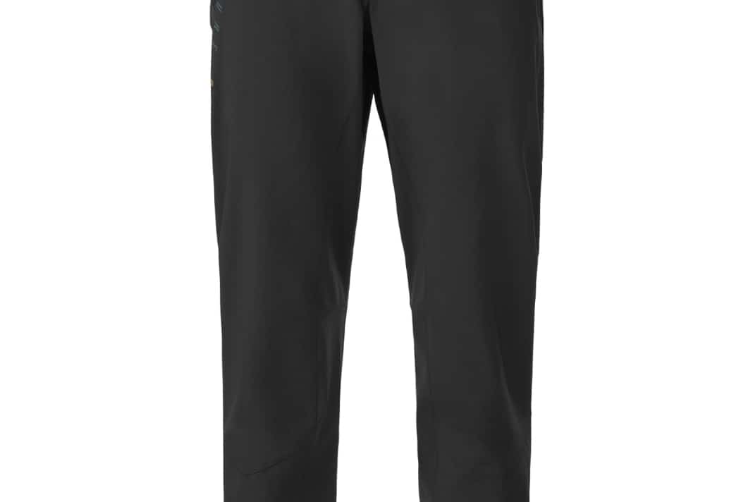 Die Velan Stretch Pants gibts für Männer in Schwarz und für Frauen in der Farbe Cashew.