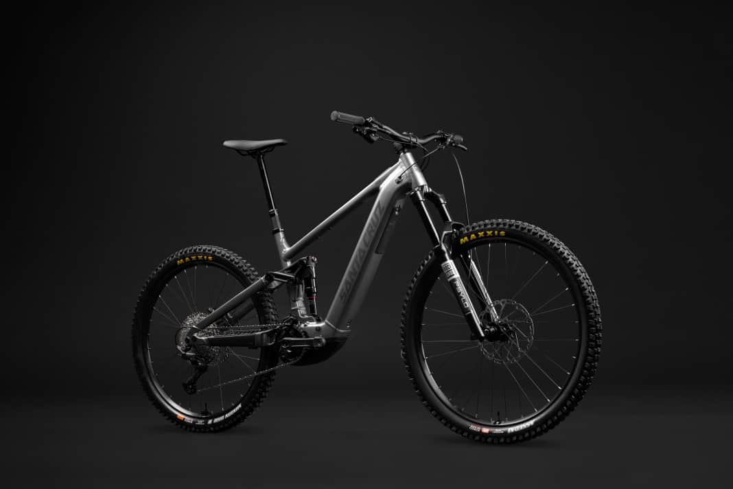 Dank Alu-Rahmen und günstigerer Ausstattung gibt es das das Santa Cruz Vala jetzt für über 2000 Euro weniger.