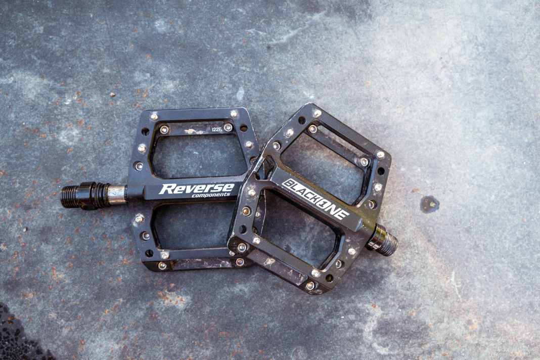 Die Reverse Kinderpedale setzen auf die Technik der hochwertigen Black One Pedale
