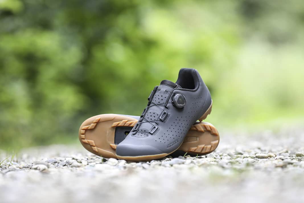 Der Scott Gravel Pro Gravel-Schuh soll das beste aus Road und MTB vereinen. Wir waren gespannt, ob dieses Versprechen aufgeht