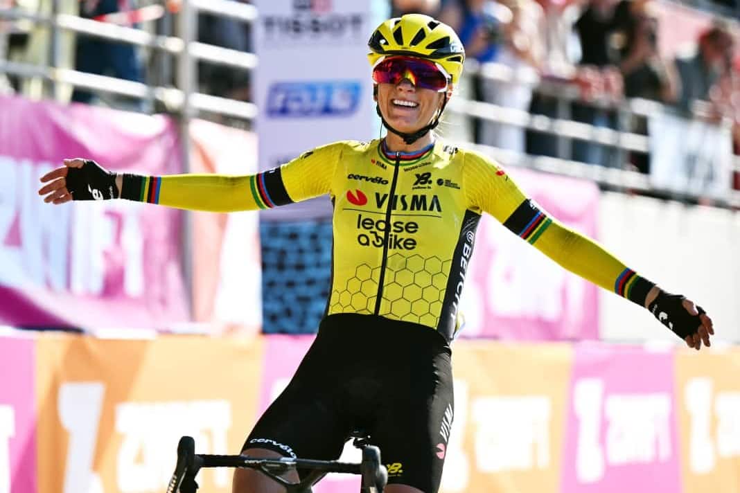 Paris-Roubaix 2025: Die Siegerin ist die auch im MTB sehr erfolgreiche Pauline Ferrand Prévot.