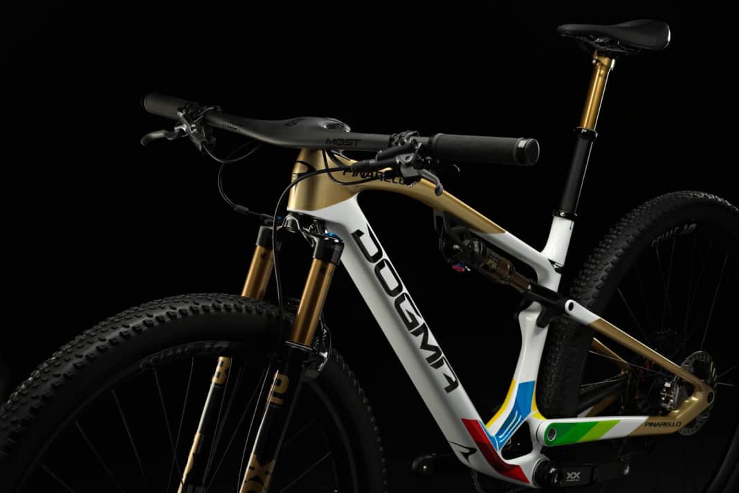 Pinarello lässt die Katze aus dem Sack und bietet das Weltmeister-Bike Dogma XC endlich zum Kauf an.