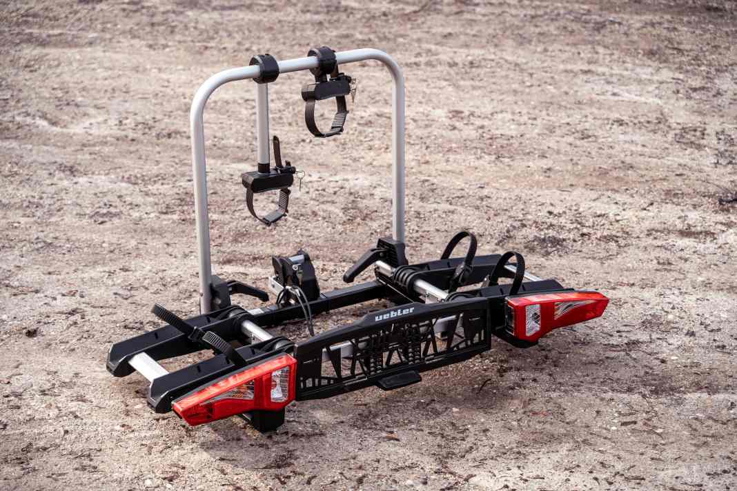 Der Uebler i21 Z60 ist das absolute Fliegengewicht unter den Fahrradträgern. Ob er trotzdem zum Transport von E-Bikes taugt?