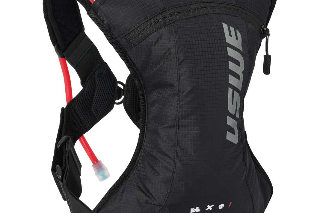 Der neue USWE Outlander Trinkrucksack mit 2 Litern Stauraum.