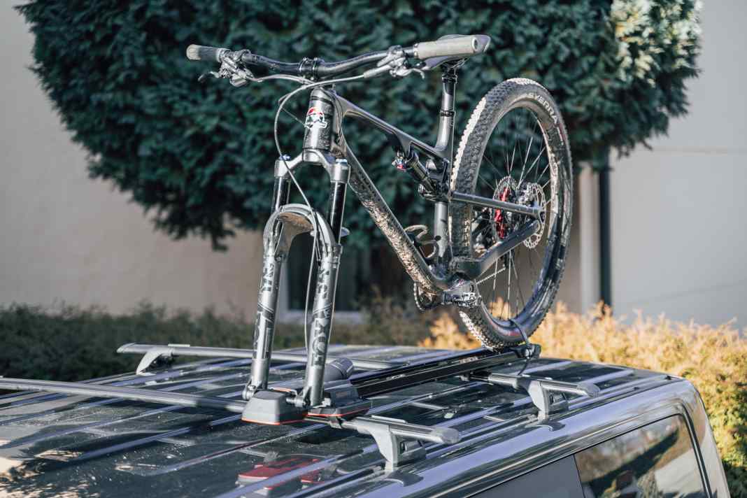 Der Yakima Highspeed baut sehr kompakt und ist optimal für Carbon-Bikes geeignet
