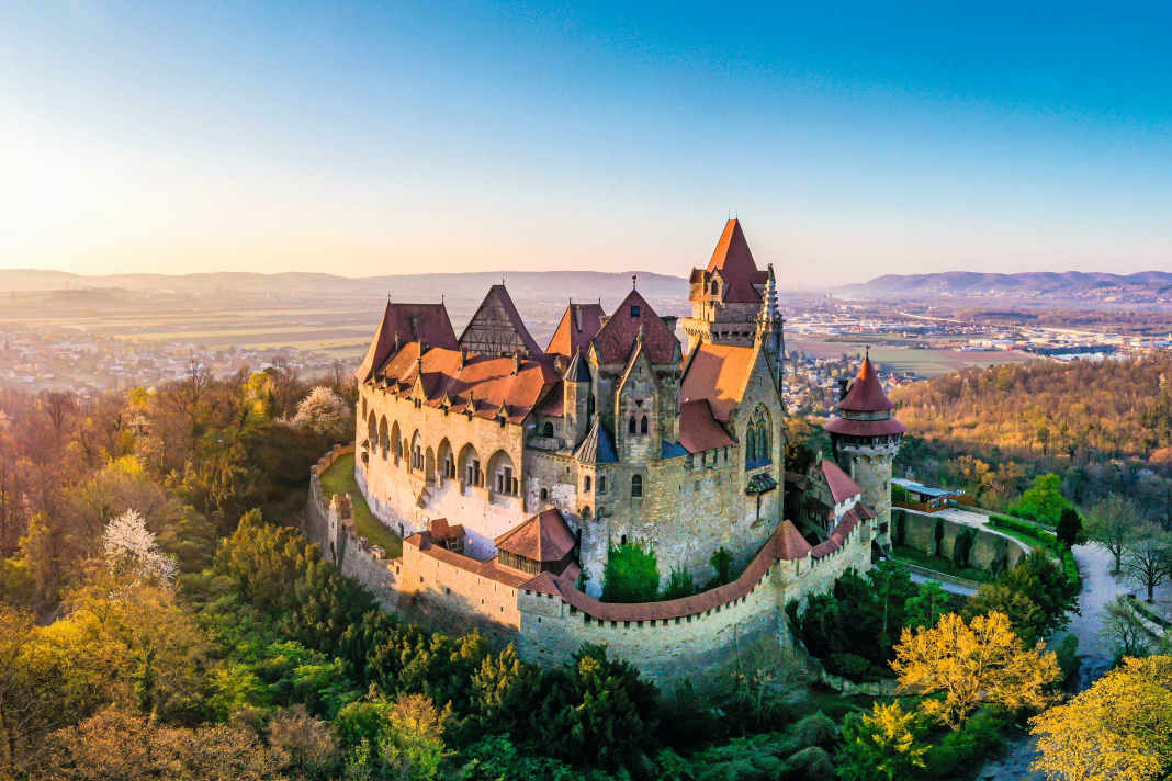 Burg Kreuzenstein in Leobendorf
