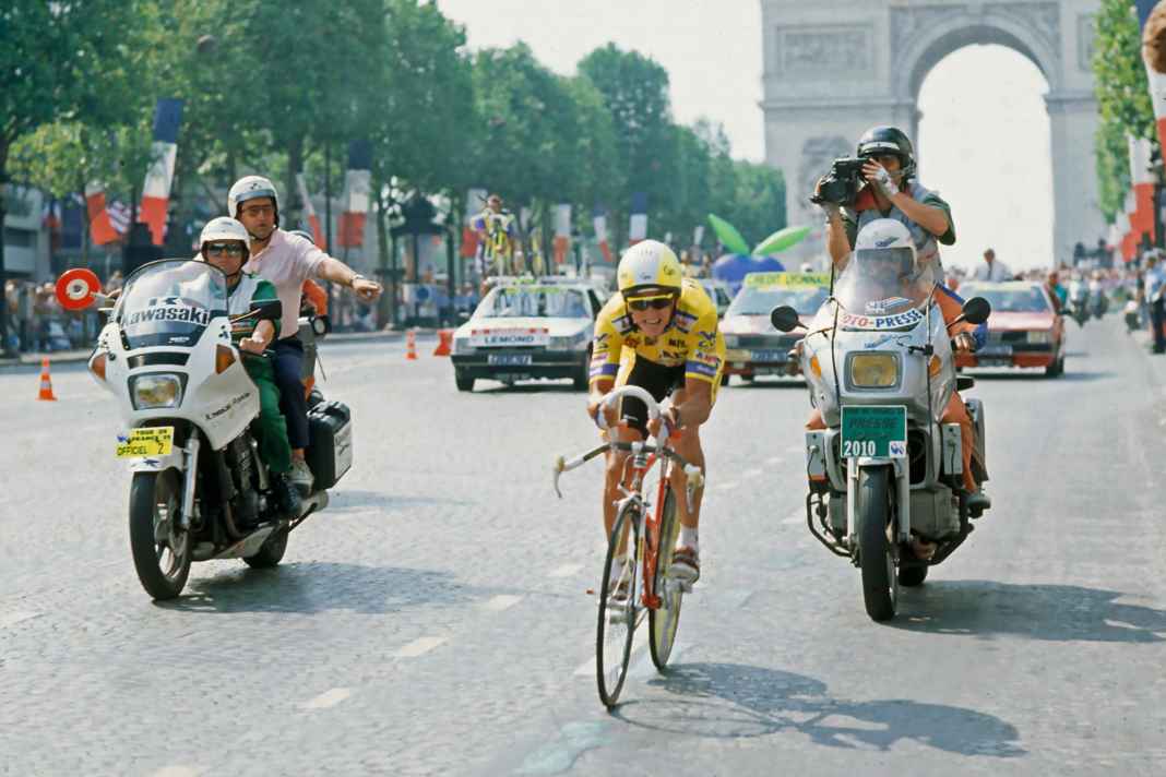 Legendär: Im abschließenden Zeitfahren der Tour de France 1989 wandelt der US-Amerikaner Greg LeMond seinen Rückstand auf Laurent Fignon in acht Sekunden Vorsprung um und gewinnt die Tour.