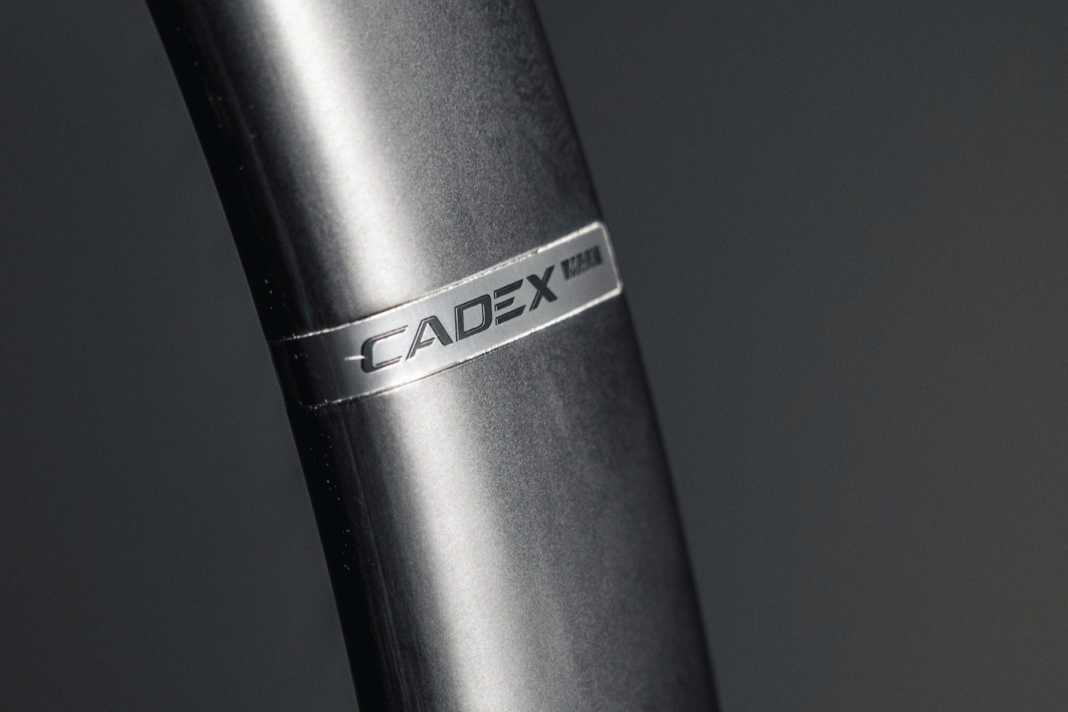 Ebenmäßig: In der Cadex-Felge Max 40 ist eine Vertiefung für das Logo vorgesehen.
