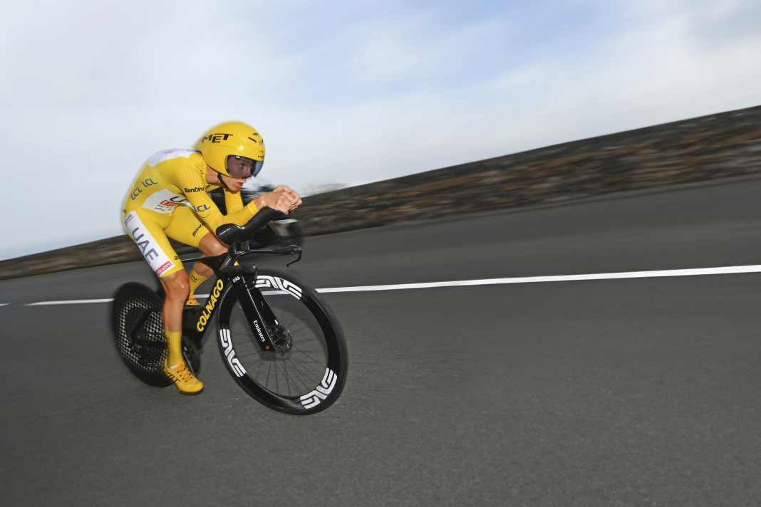 Dramen und Triumphe - die besten Bilder aus 21 Etappen Tour de France: Auch das Zeitfahren der 21. Etappe nutzte Tadej Pogacar, um einen weiteren Sieg zu erringen. Wenn sich die Chance bietet, schlägt er zu