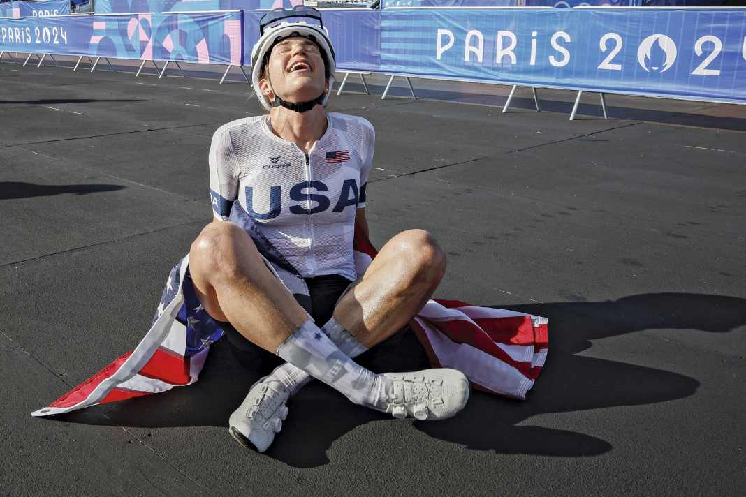 Mut wird belohnt: Olympiasiegerin Kristen Faulkner am Boden – und dennoch überglücklich