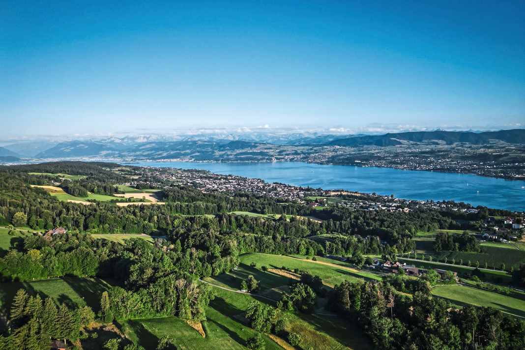 Traumlandschaft: Grüne Hügel und ein Blick auf den Zürichsee – die Strecke der Tortour Myself ist abwechslungsreich.