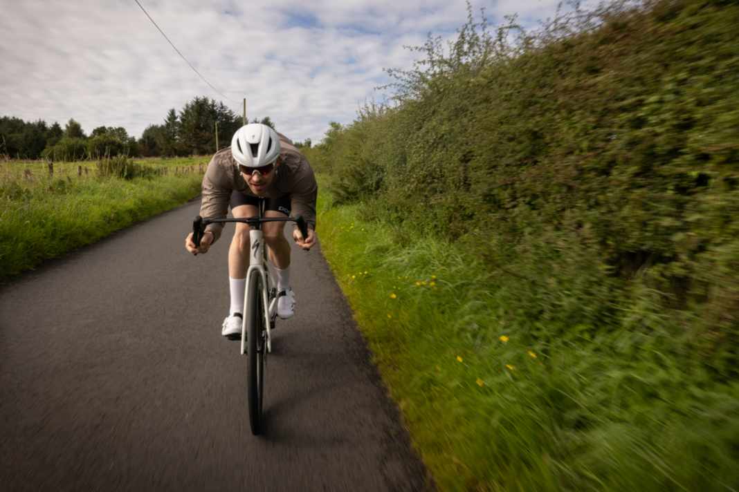 Specialized hat einem der besten Rennräder der Welt ein umfangreiches Update verpasst: Das neue Tarmac SL8 soll schneller, leichter, steifer und komfortabler als der Vorgänger sein, der im TOUR-Test bereits die Bestnote 1,4 einheimste. Wir konnte das Top-Modell rund um Glasgow schon testen.