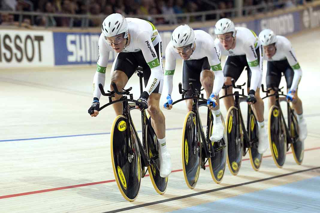 Bevor Rohan Dennis auf die Straße wechselte, sammelte er zahlreiche Erfolge auf der Bahn. Bis 2012 war er im Oval unterwegs und holte dabei neben dem WM-Titel in der Mannschaftsverfolgung 2010 auch mehrere Silbermedaillen.